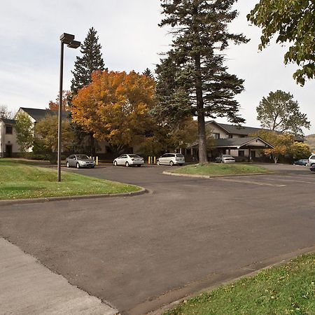 Super 8 By Wyndham Duluth Otel Dış mekan fotoğraf