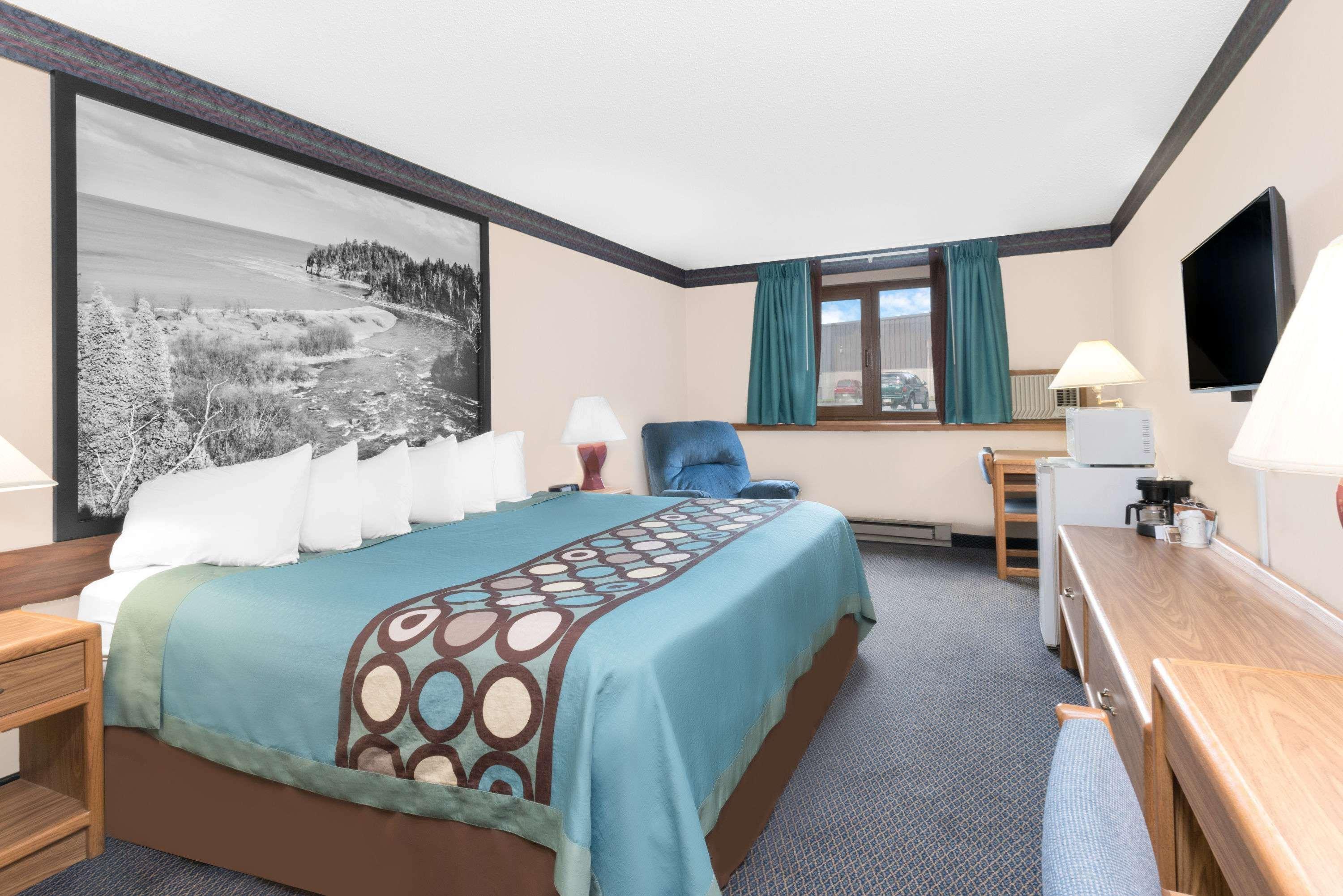 Super 8 By Wyndham Duluth Otel Dış mekan fotoğraf