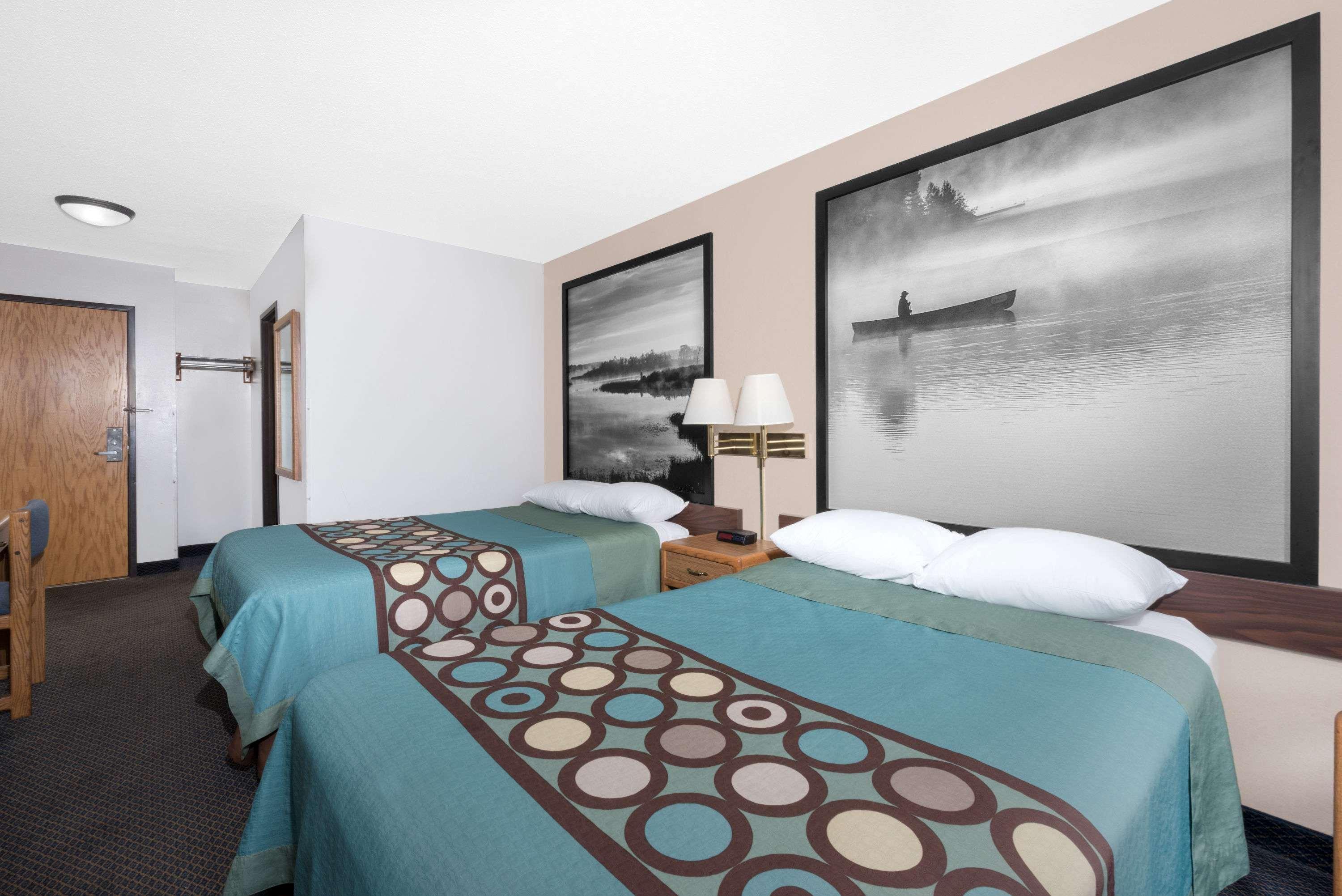 Super 8 By Wyndham Duluth Otel Dış mekan fotoğraf