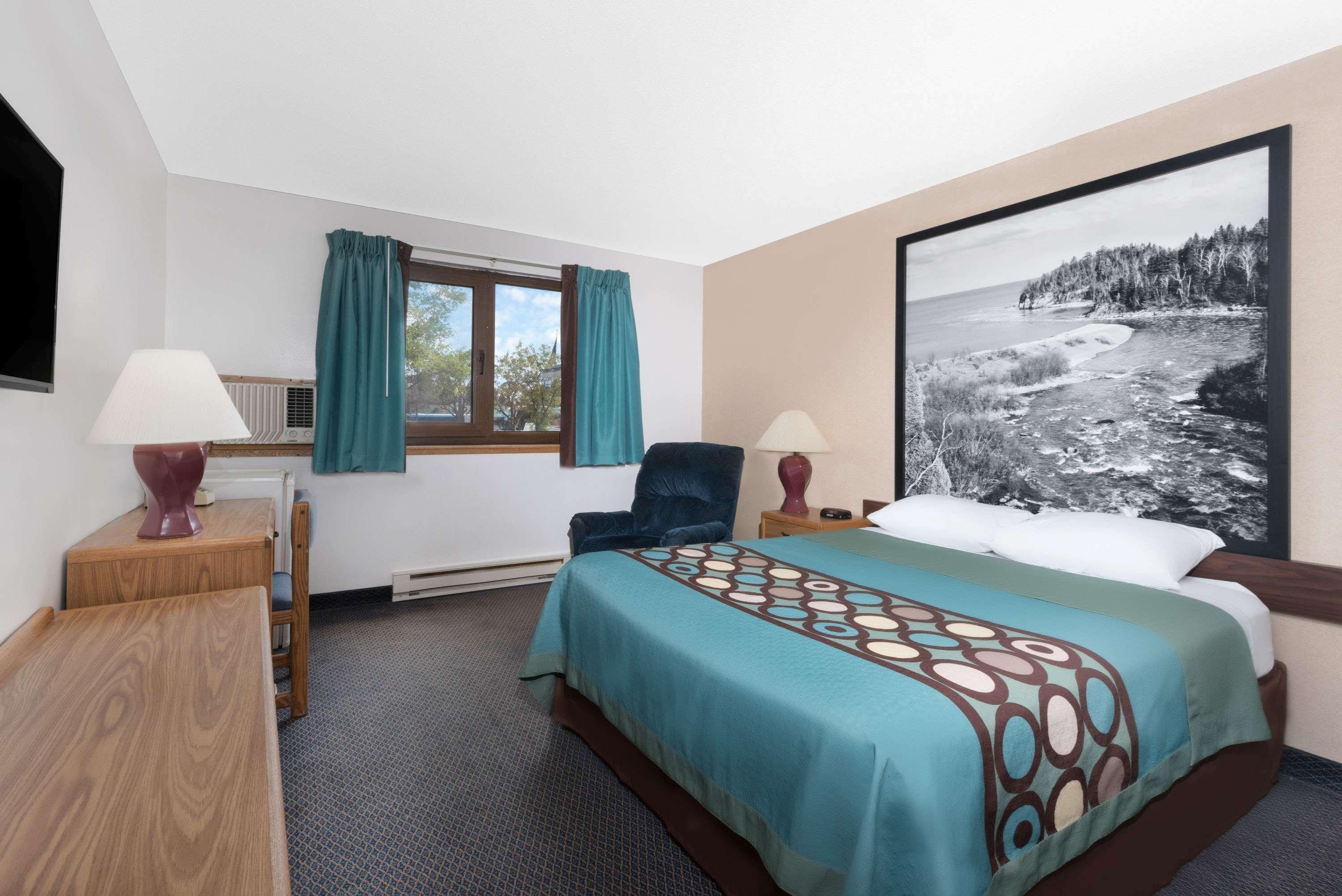 Super 8 By Wyndham Duluth Otel Dış mekan fotoğraf