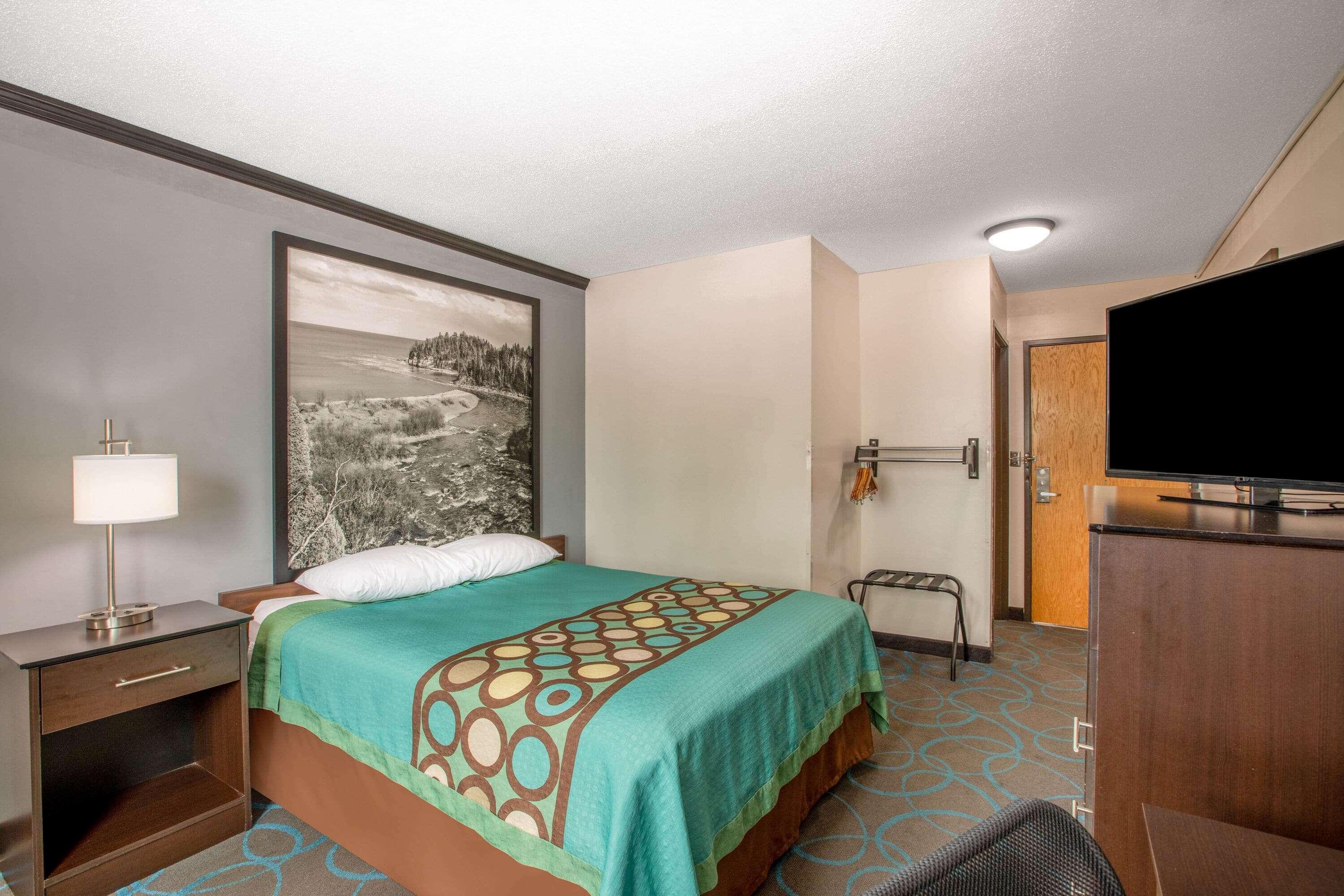 Super 8 By Wyndham Duluth Otel Dış mekan fotoğraf