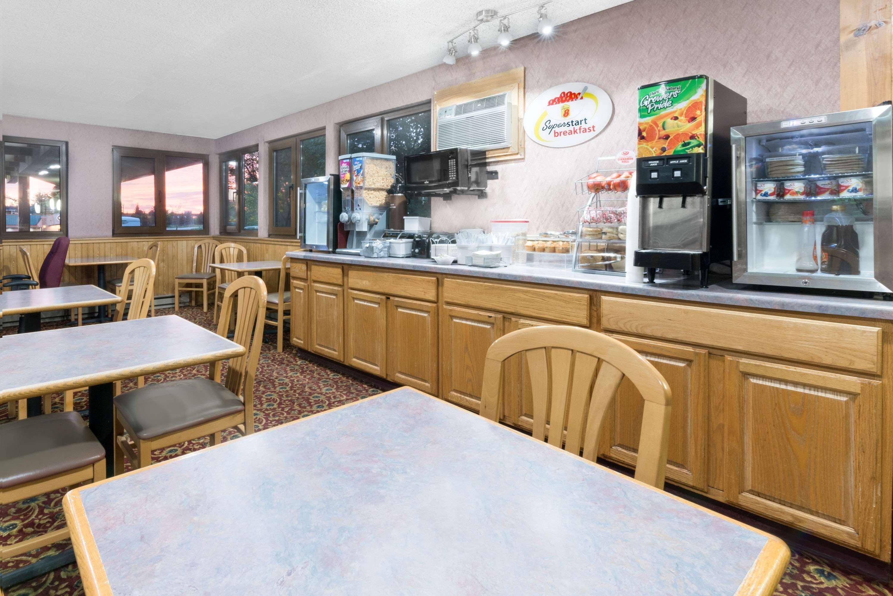 Super 8 By Wyndham Duluth Otel Dış mekan fotoğraf