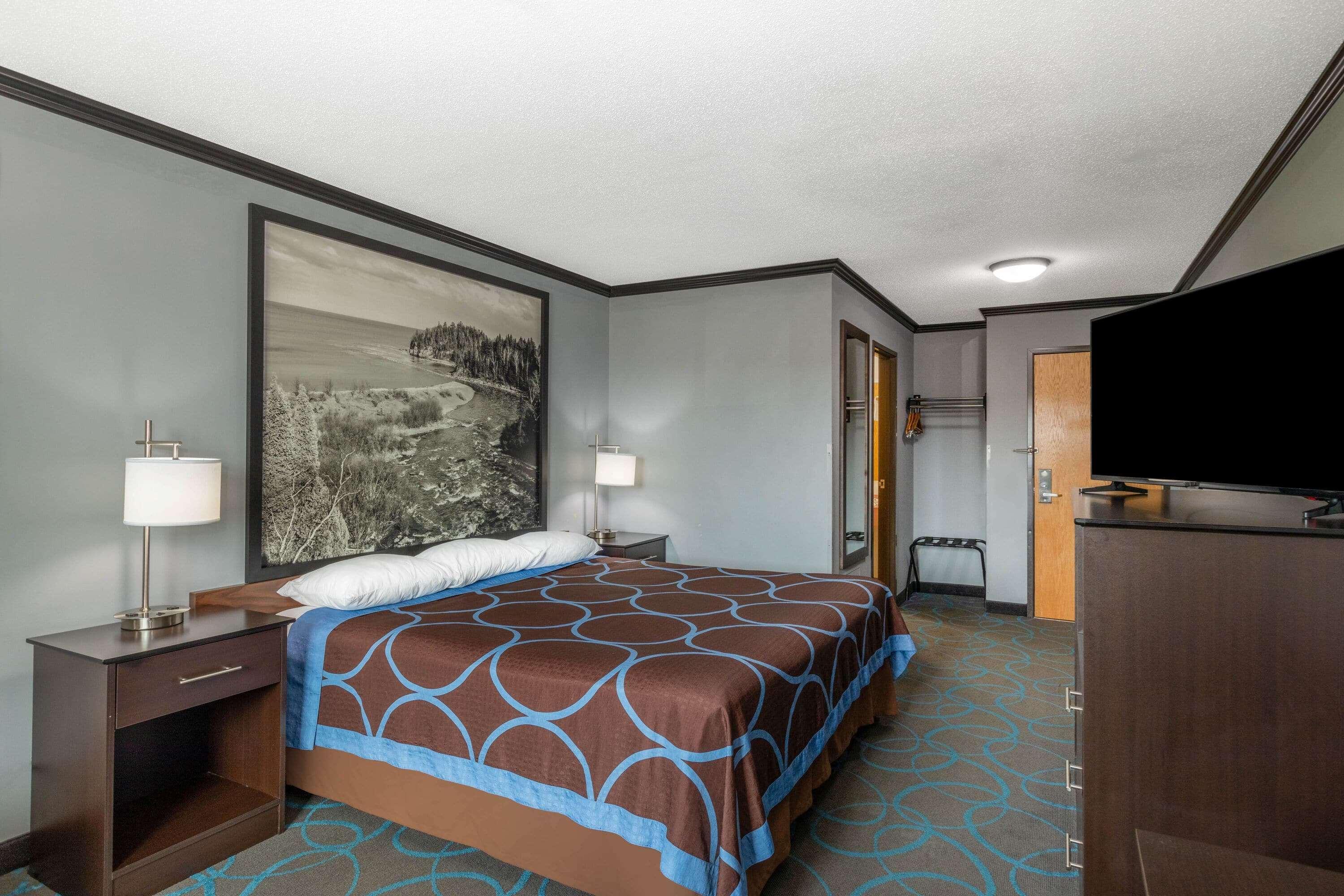 Super 8 By Wyndham Duluth Otel Dış mekan fotoğraf