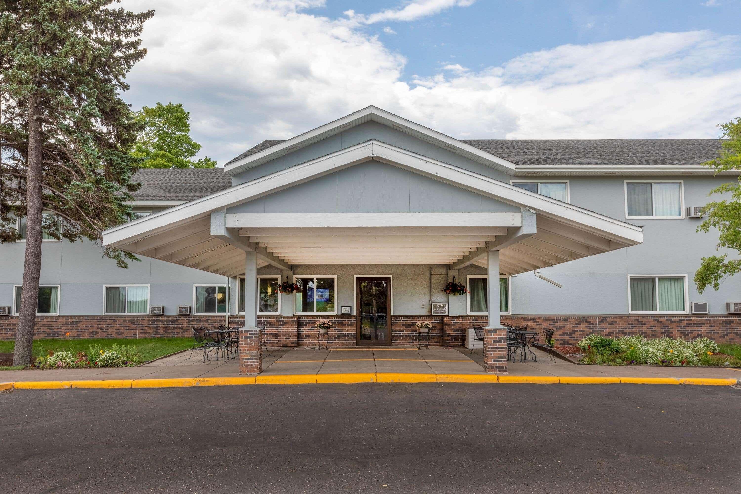 Super 8 By Wyndham Duluth Otel Dış mekan fotoğraf