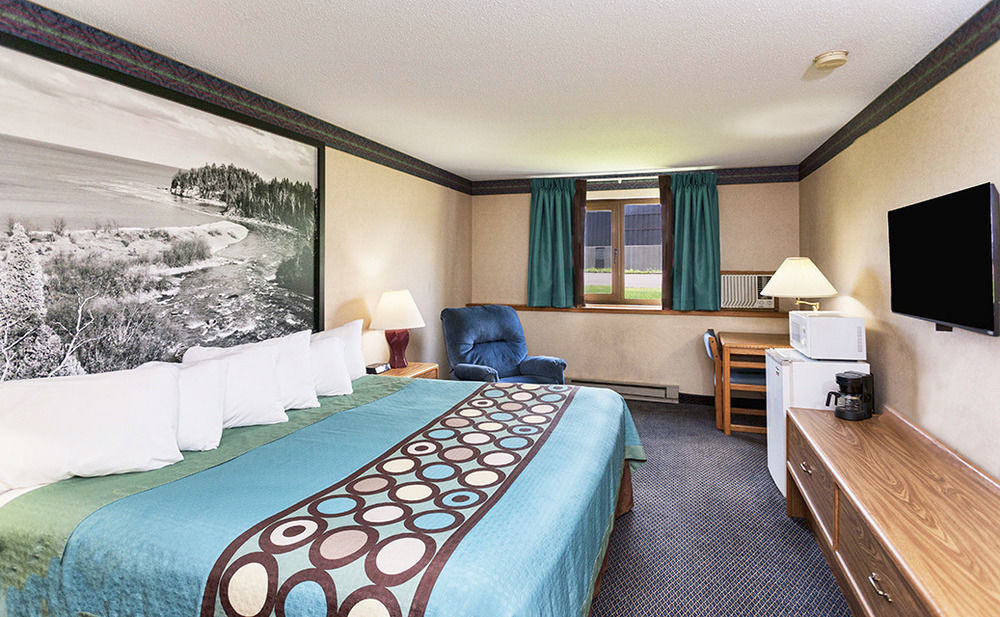 Super 8 By Wyndham Duluth Otel Dış mekan fotoğraf