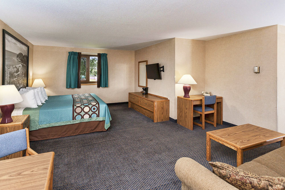 Super 8 By Wyndham Duluth Otel Dış mekan fotoğraf