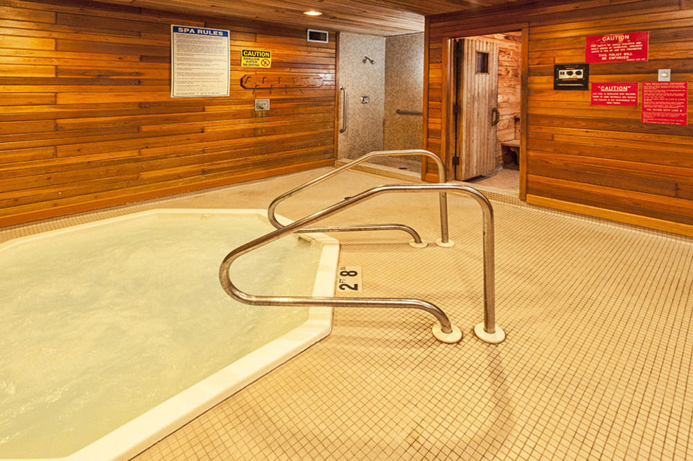 Super 8 By Wyndham Duluth Otel Dış mekan fotoğraf