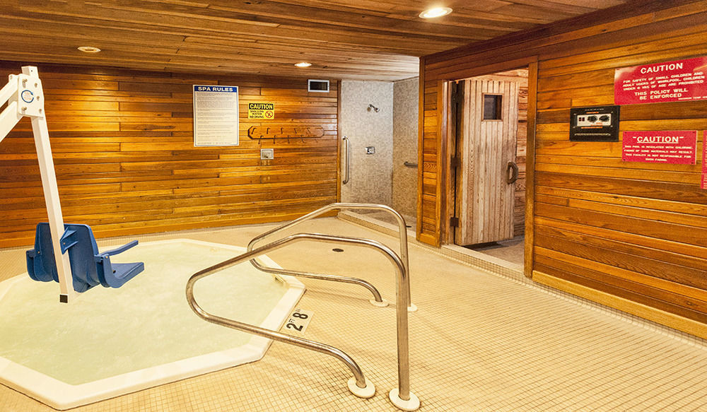Super 8 By Wyndham Duluth Otel Dış mekan fotoğraf